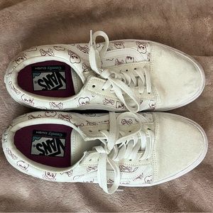 Heart shaped skull and cross bone vans